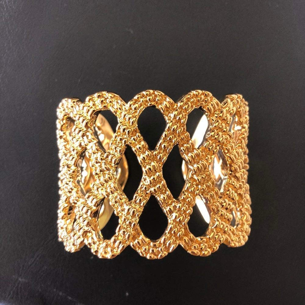 LILLY PULITZER TEXTURED GOLD METALLIC LATTICE CUFF